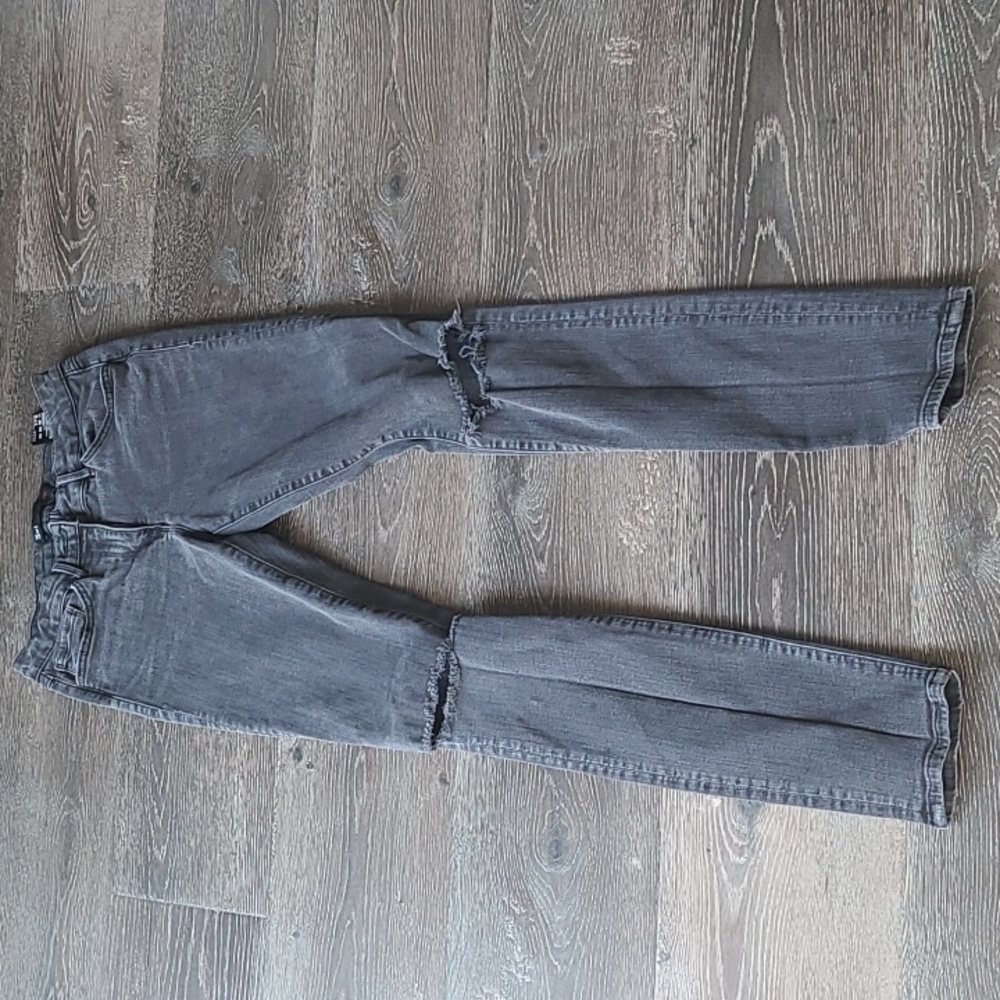 3 X 1 Distressed jeans